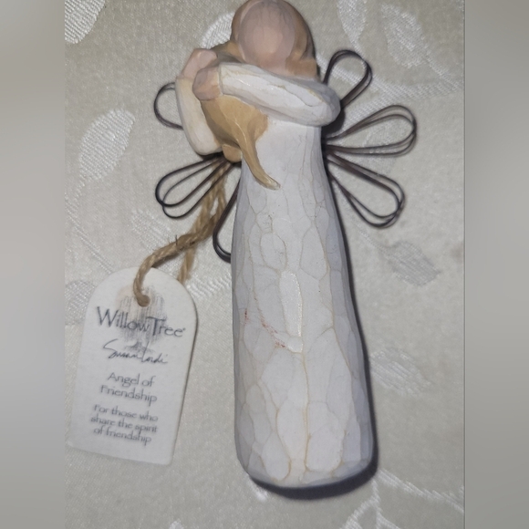 Willow Tree "Angel of Friendship" Sculpture - Picture 1 of 4
